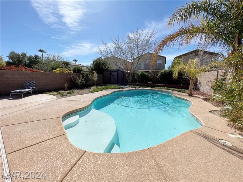 7633 Winterthur Court Property Photo 2