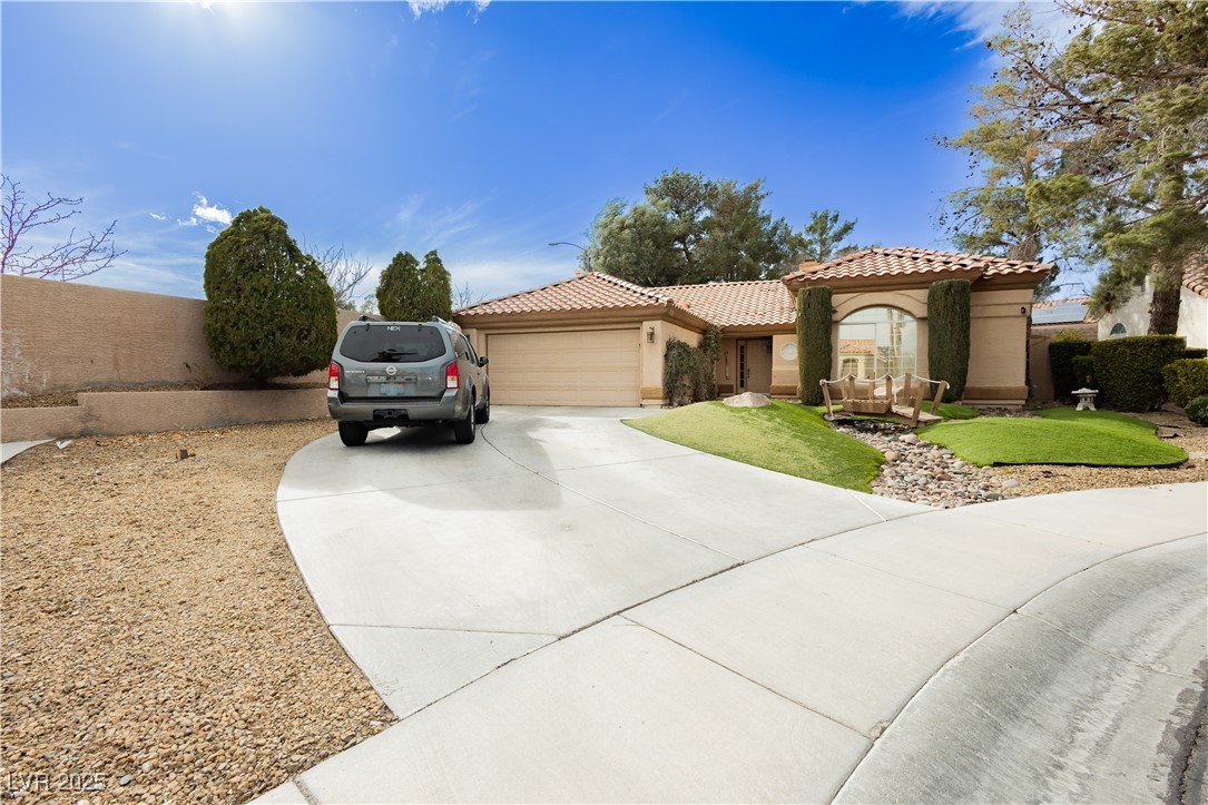 4401 Inez Drive Property Photo 3