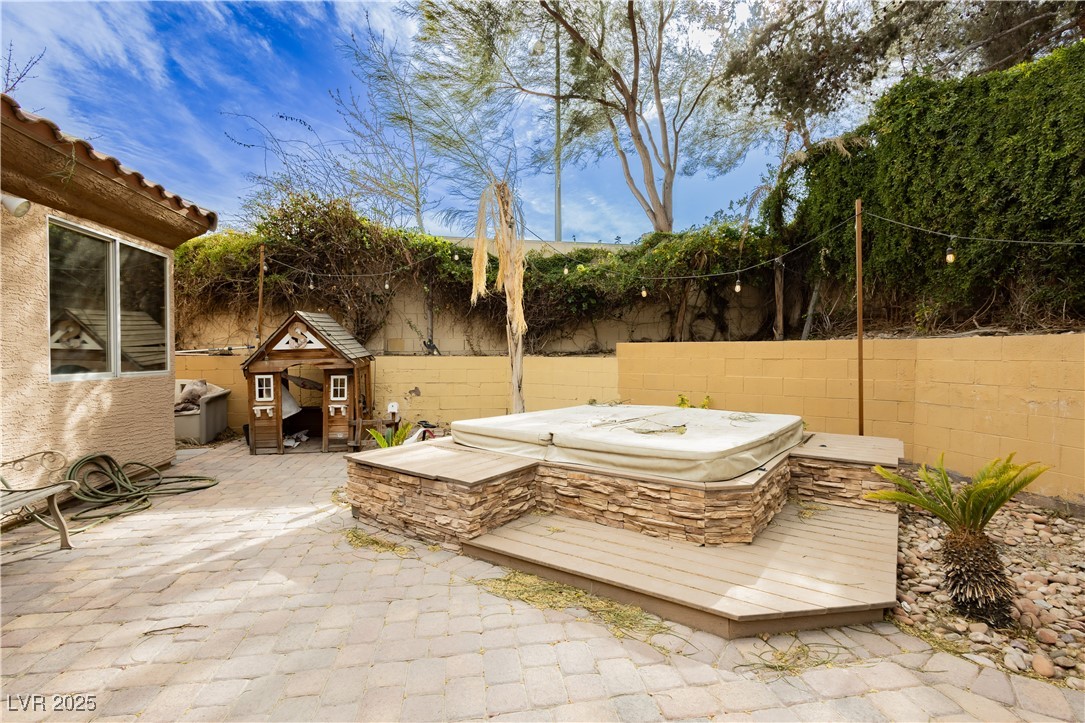 4401 Inez Drive Property Photo 28