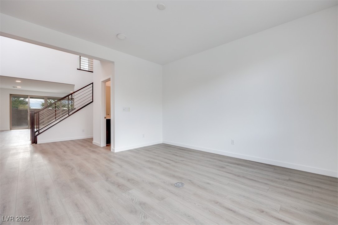 1225 Crimson Sunbird Street Property Photo 3