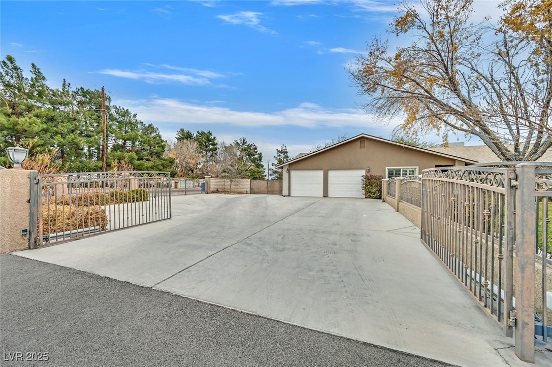 7390 West Rome Boulevard Property Photo 2
