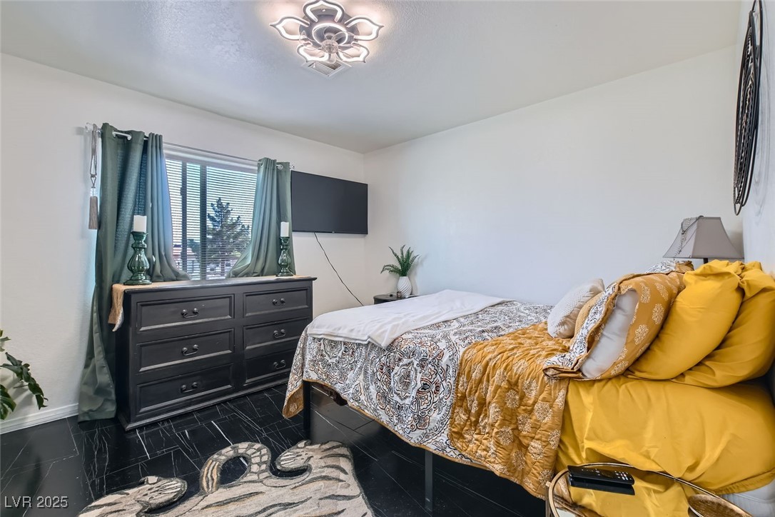 526 Sellers Place Property Photo 8