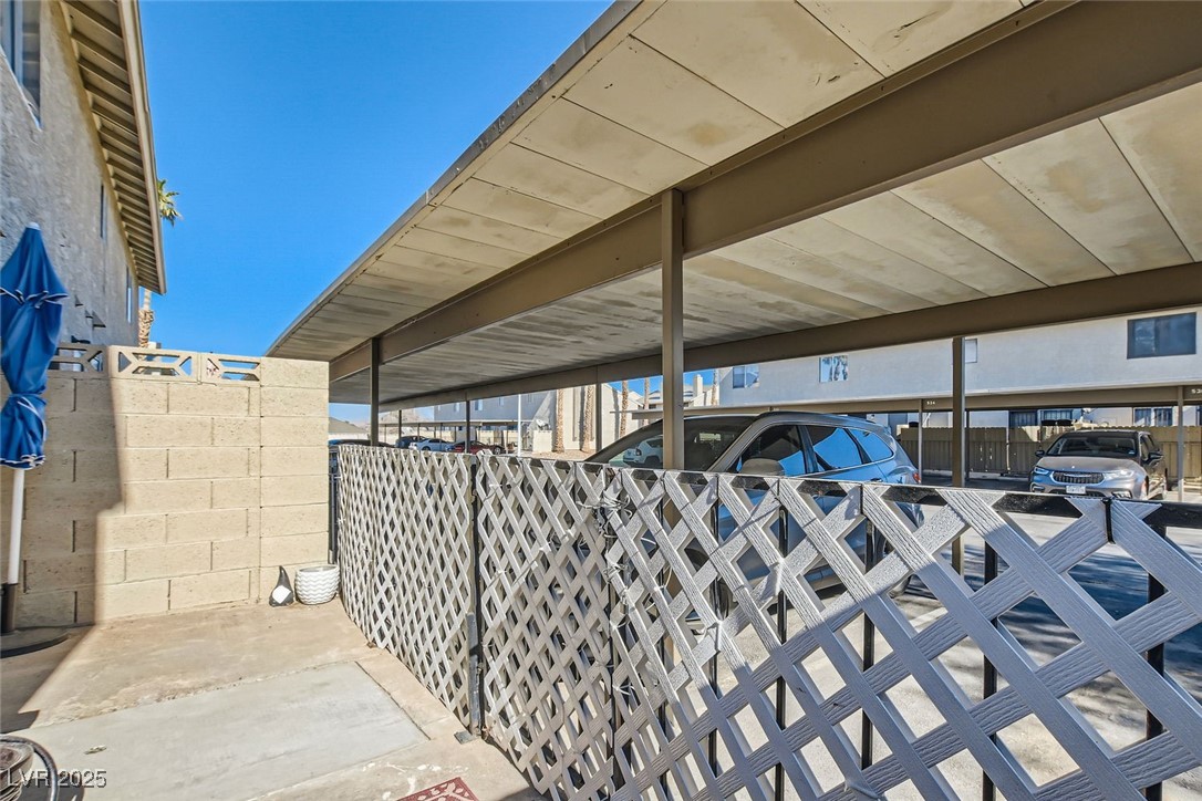 526 Sellers Place Property Photo 11
