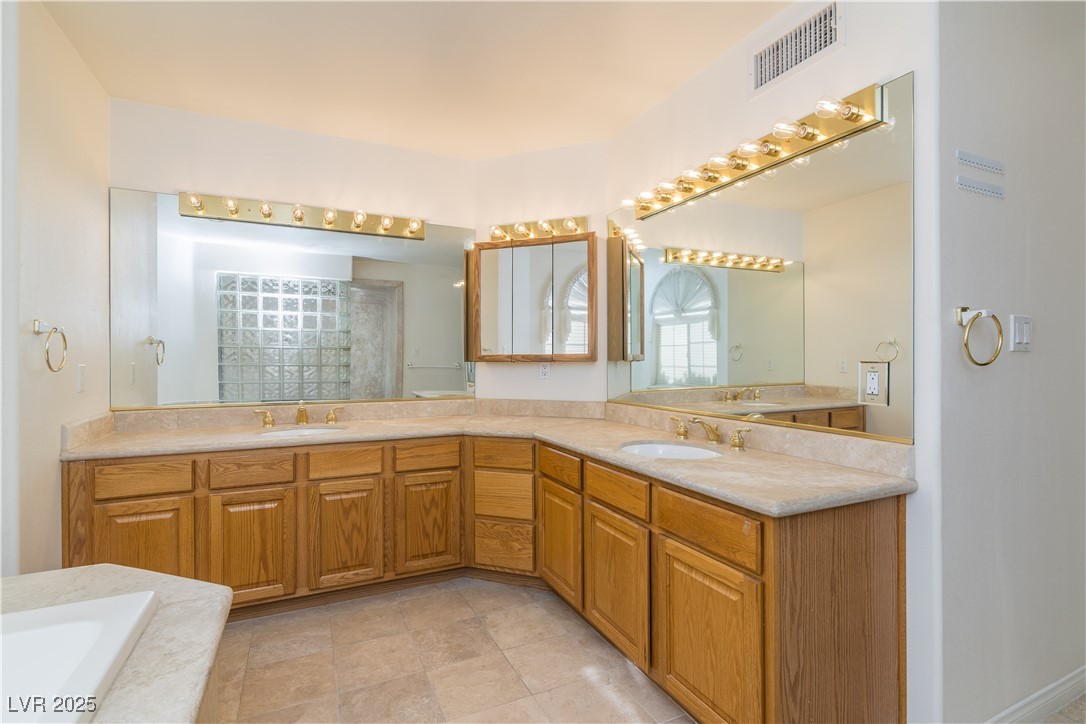 1010 Legacy Drive Property Photo 20
