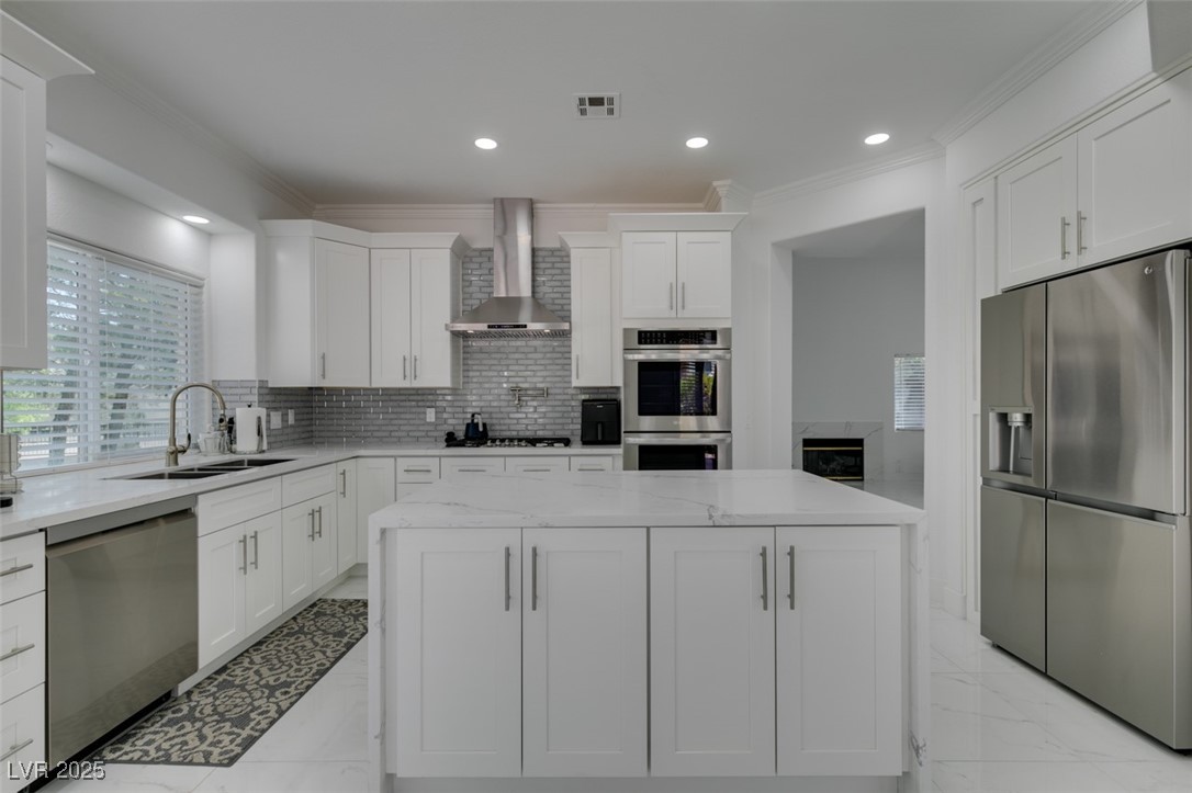 2604 Sun Reef Road Property Photo 1