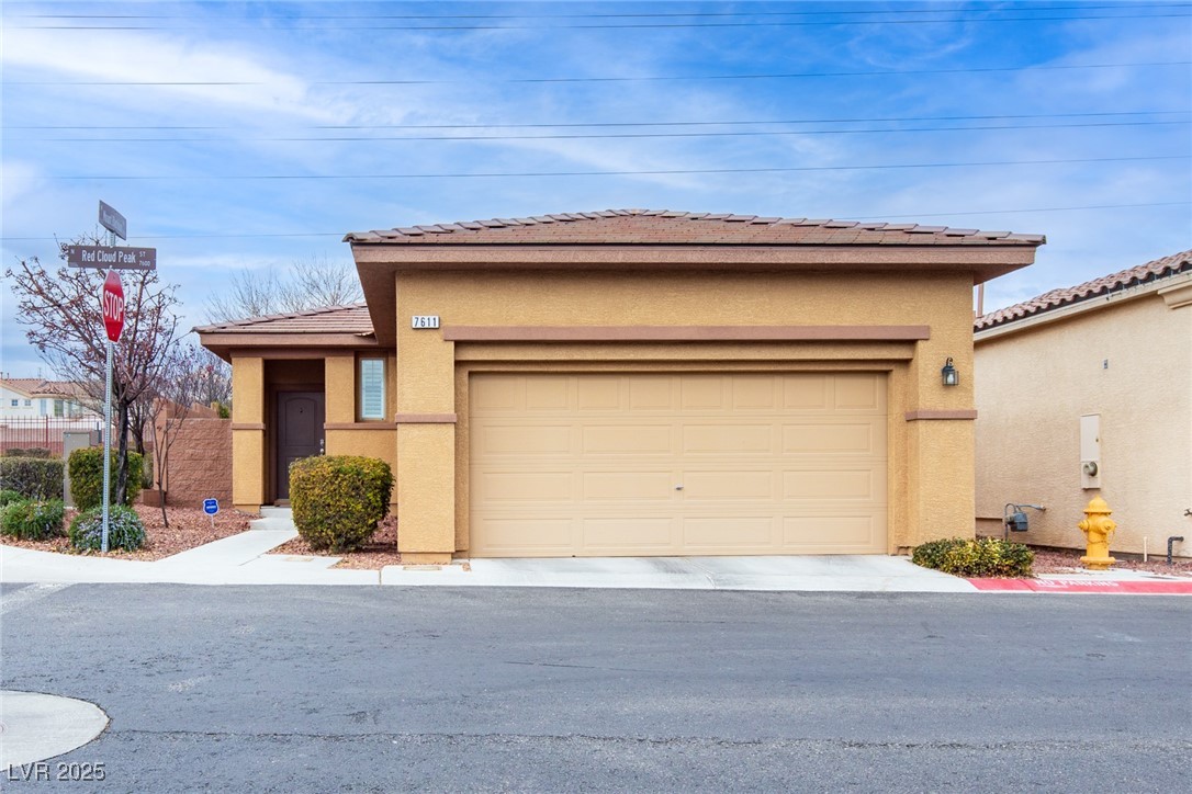 7611 Redcloud Peak Street Property Photo 2