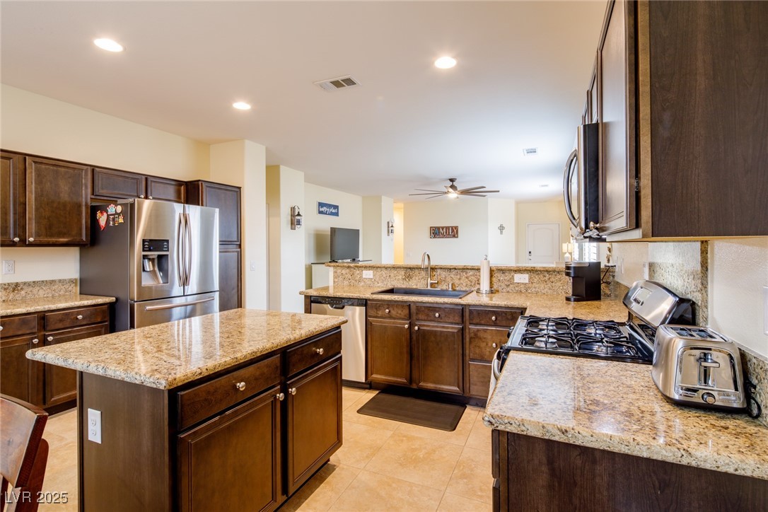 7611 Redcloud Peak Street Property Photo 8
