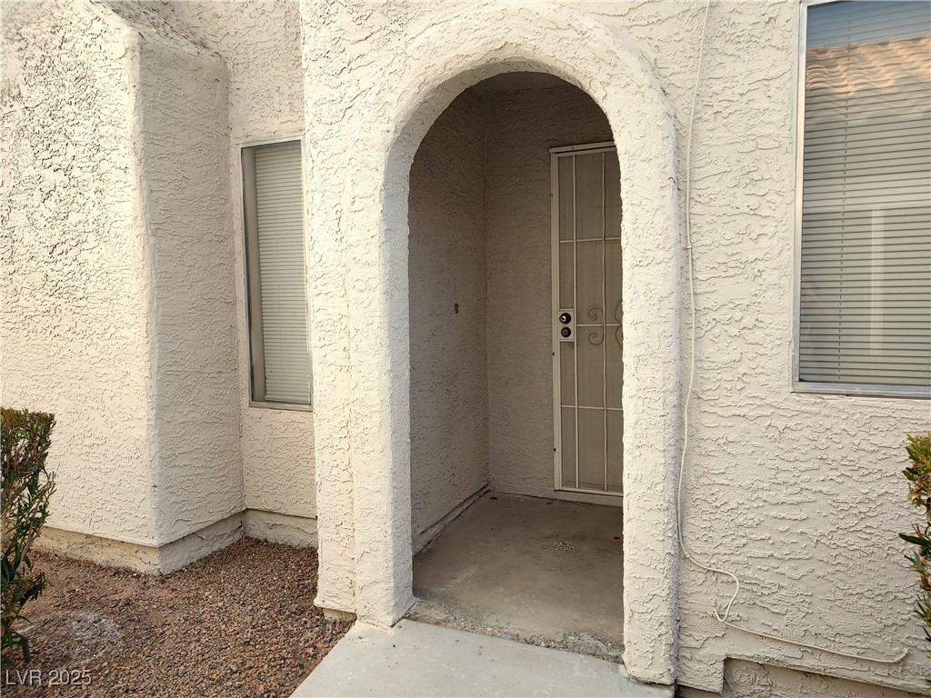 2119 Pebble Creek Lane Property Photo 3