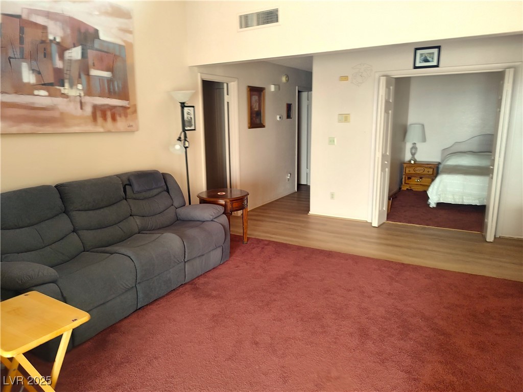 2119 Pebble Creek Lane Property Photo 4