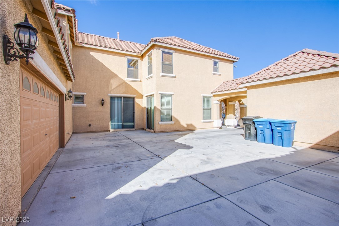 2821 White Peaks Avenue Property Photo 4