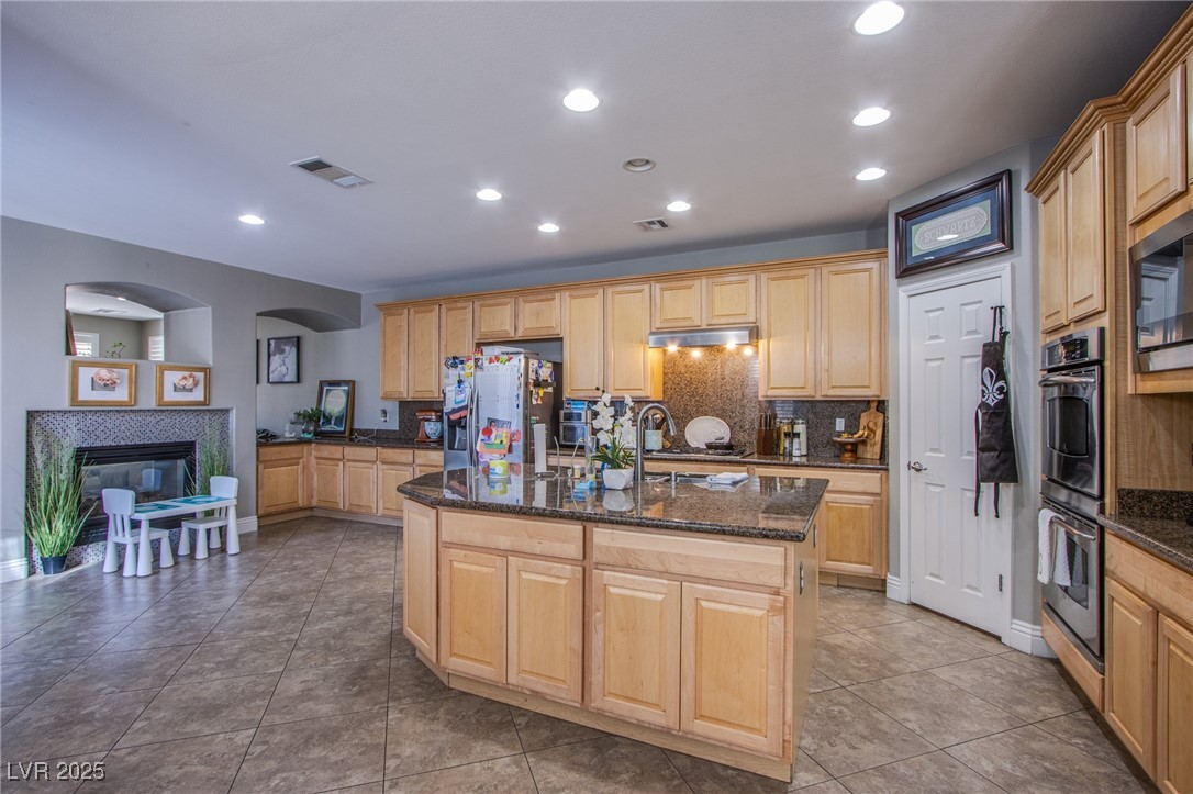 2821 White Peaks Avenue Property Photo 8