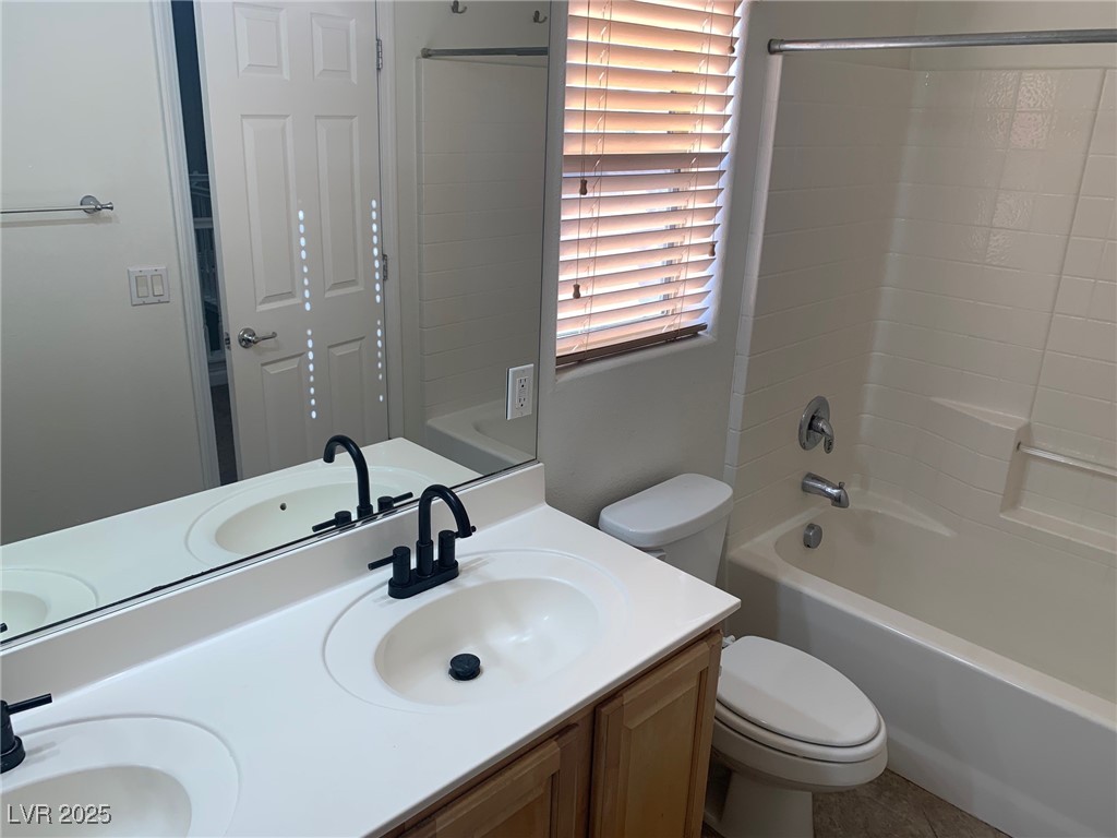 2821 White Peaks Avenue Property Photo 47
