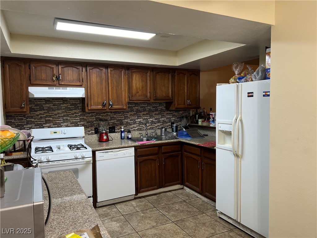 2611 Aracatuba Avenue Property Photo 7