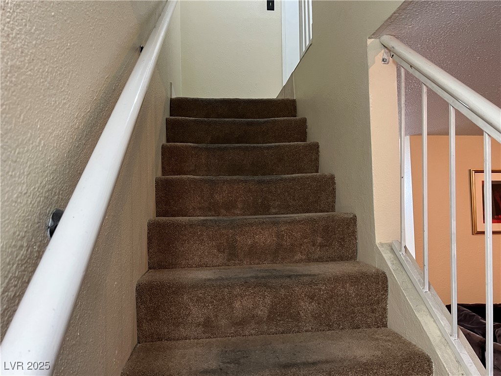 2611 Aracatuba Avenue Property Photo 9