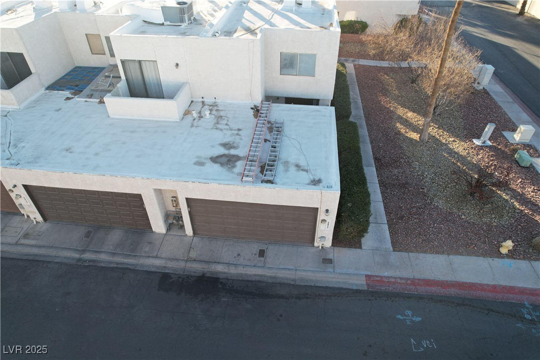 2611 Aracatuba Avenue Property Photo 30