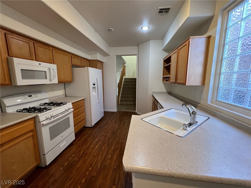 4343 Bassae Temple Avenue Property Photo 8