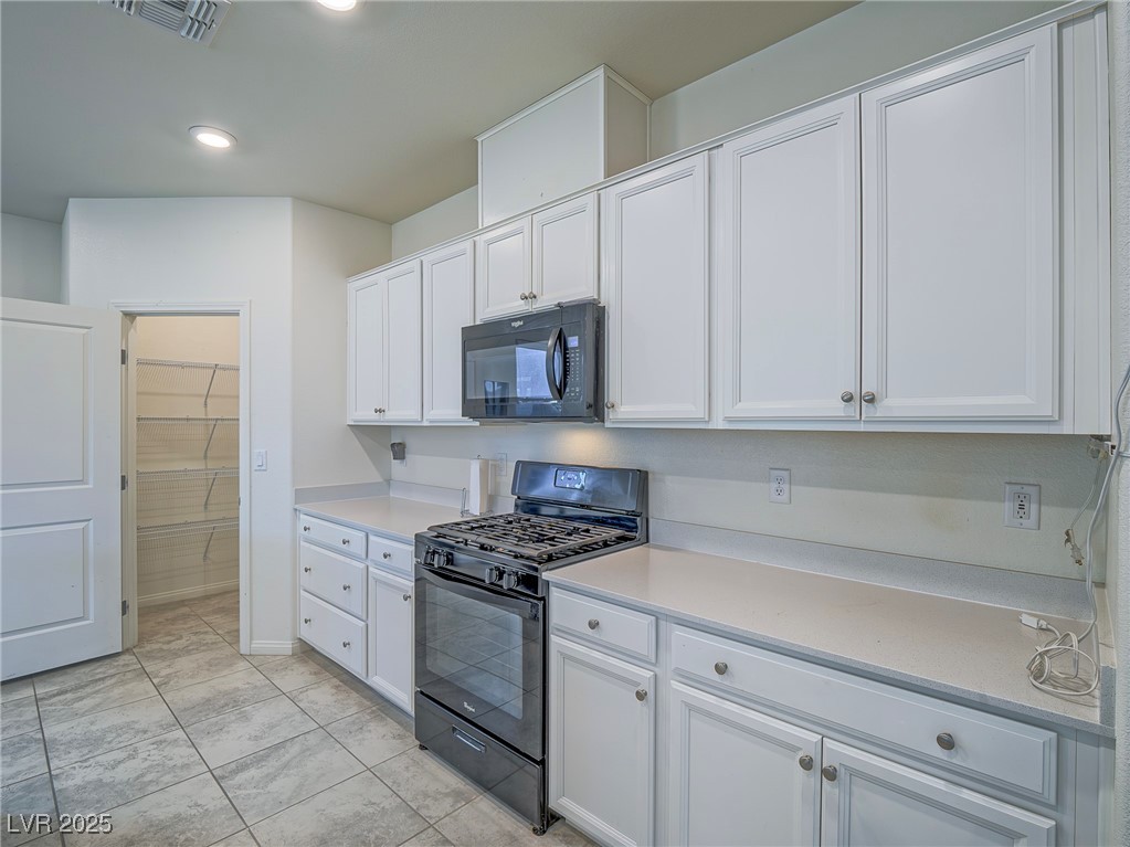 4219 Tarim Street Property Photo 10