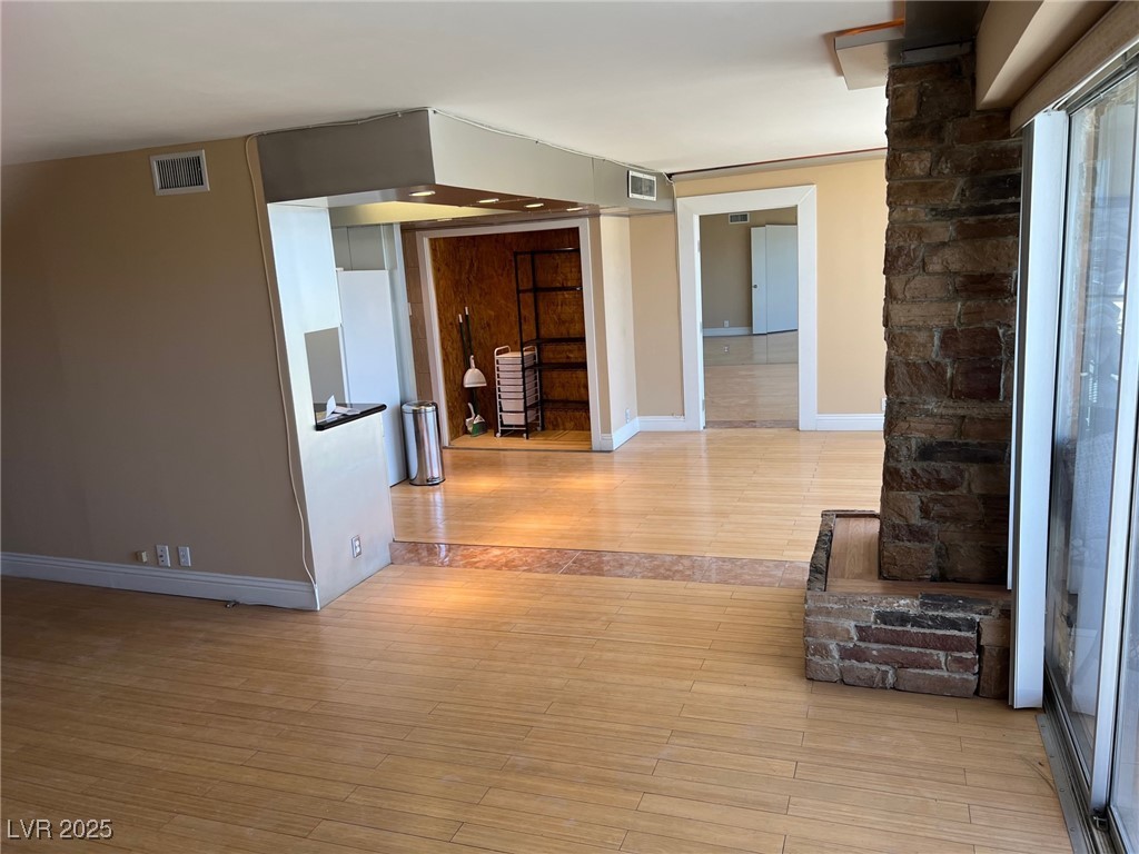 3111 Bel Air Drive 24e Property Photo 5