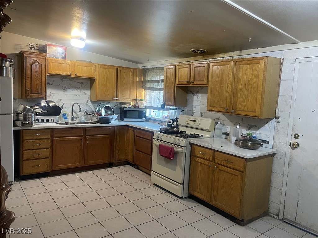 1901 Belmont Street Property Photo 3