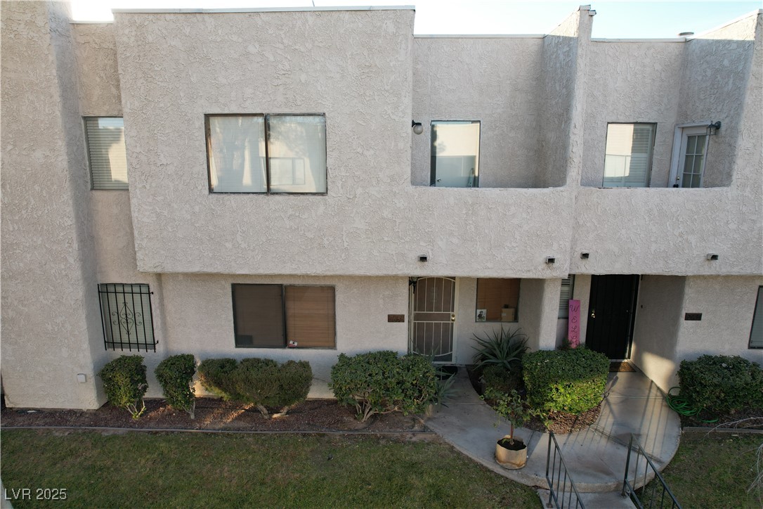 2638 Aracatuba Avenue Property Photo 2