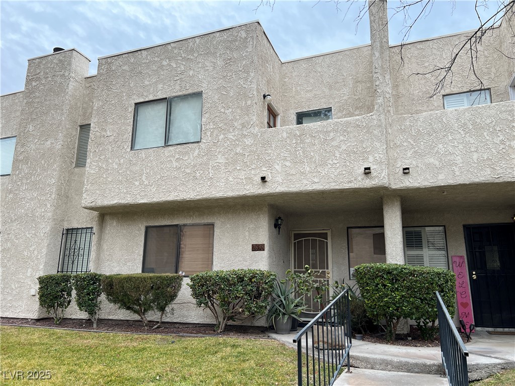 2638 Aracatuba Avenue Property Photo 3