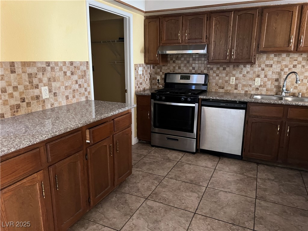 2663 Aracatuba Avenue Property Photo 5