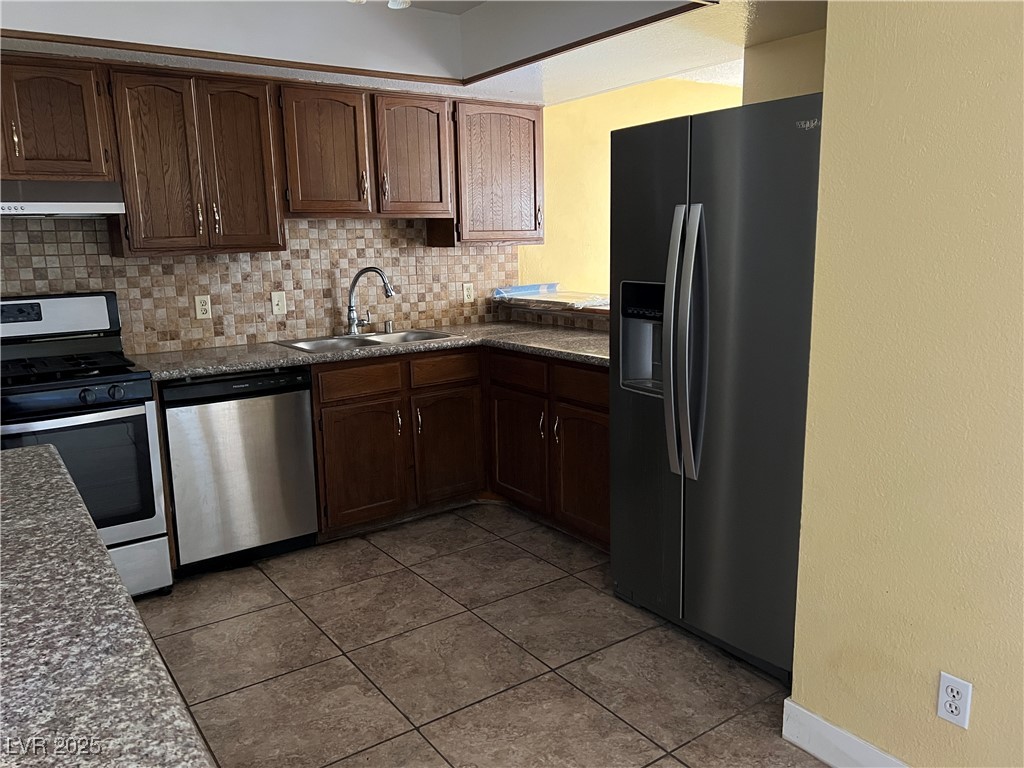 2663 Aracatuba Avenue Property Photo 6