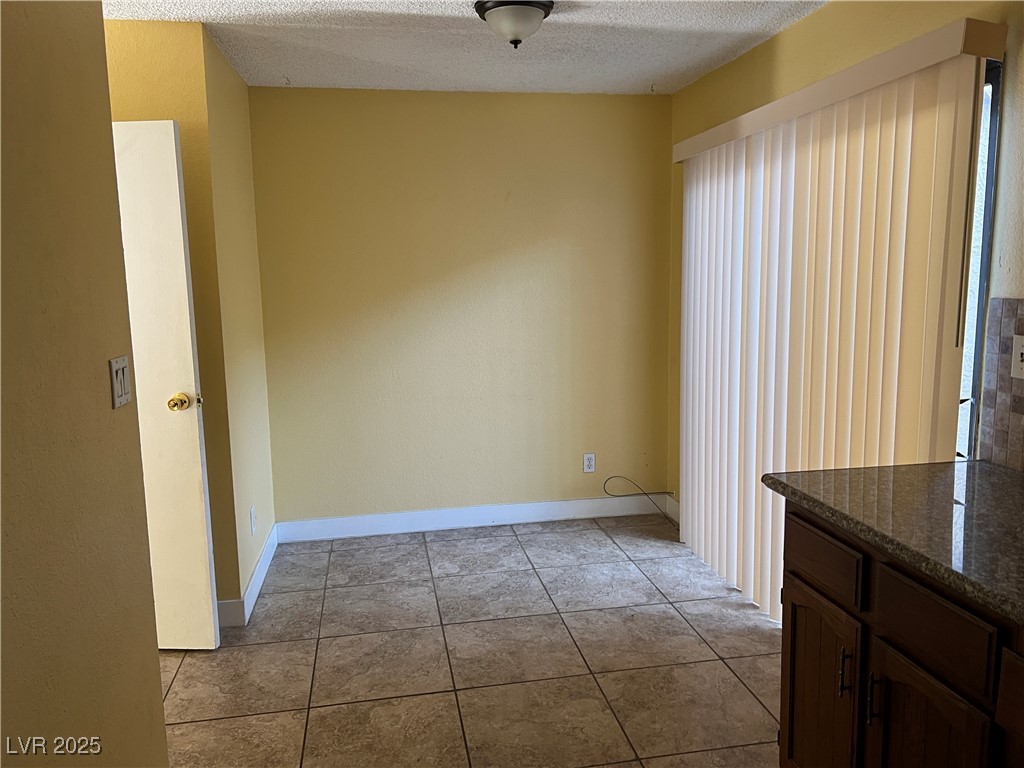 2663 Aracatuba Avenue Property Photo 7