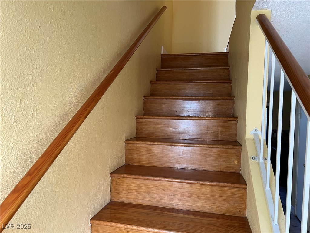 2663 Aracatuba Avenue Property Photo 13