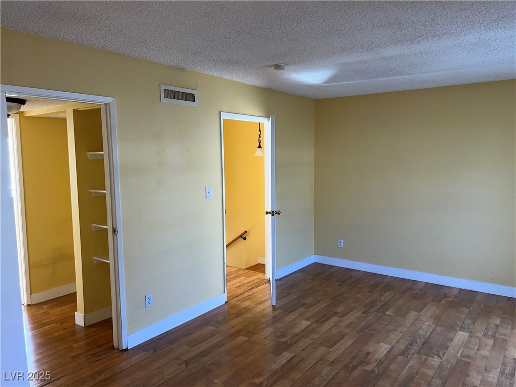 2663 Aracatuba Avenue Property Photo 15