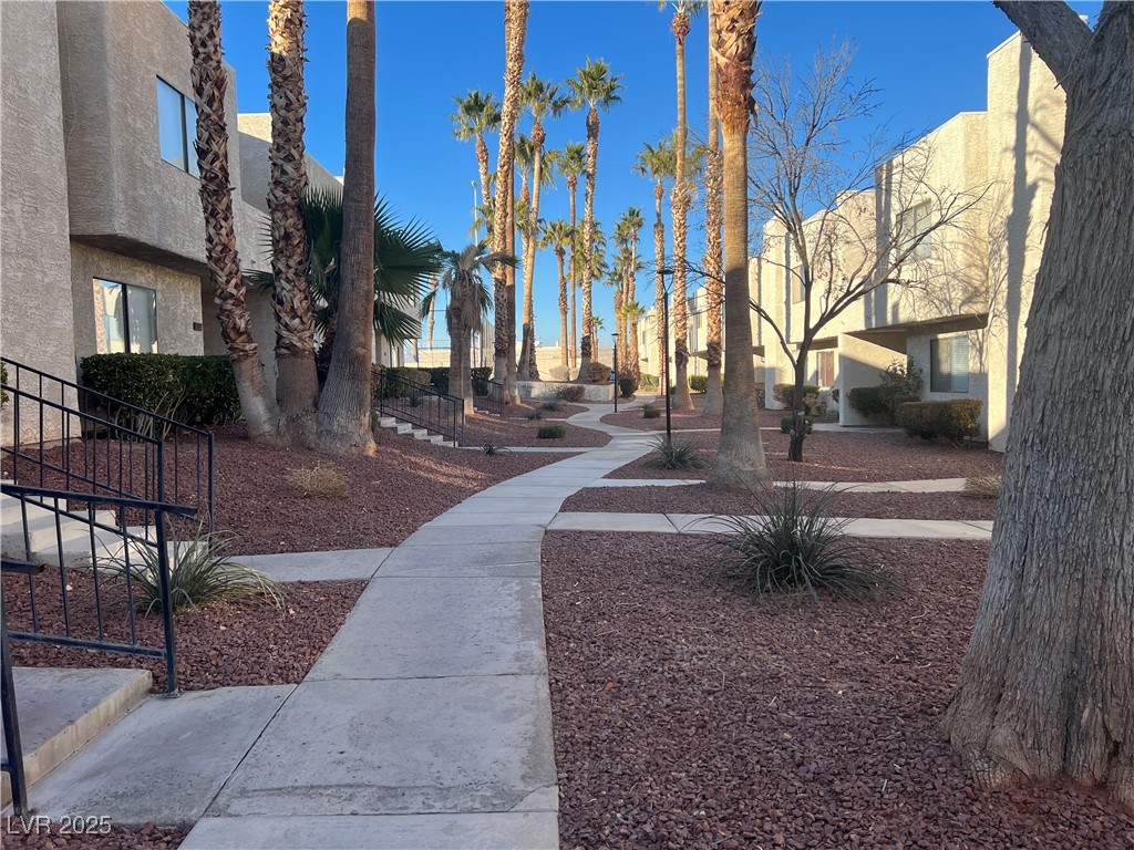 2663 Aracatuba Avenue Property Photo 32