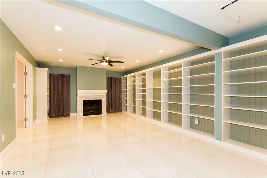1403 5th Place Property Photo 4