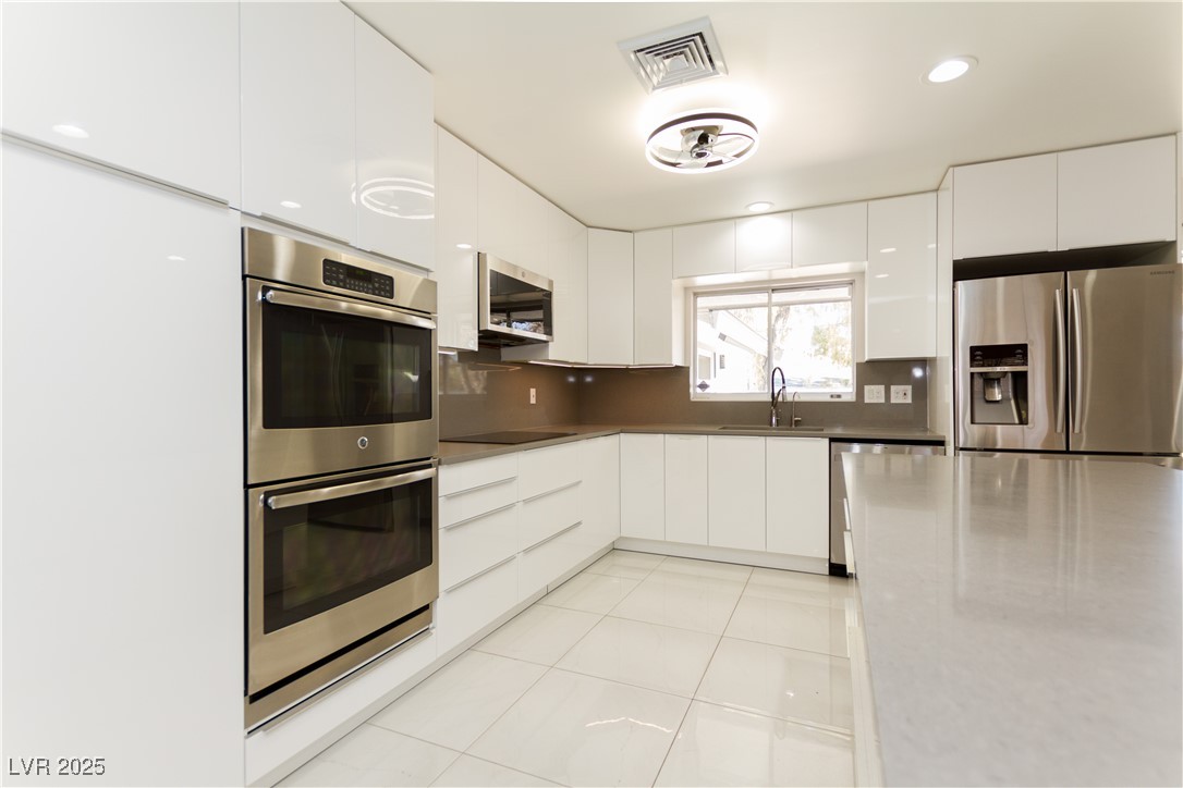 1403 5th Place Property Photo 5