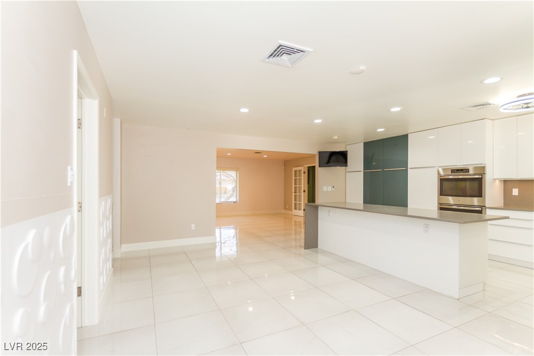 1403 5th Place Property Photo 6