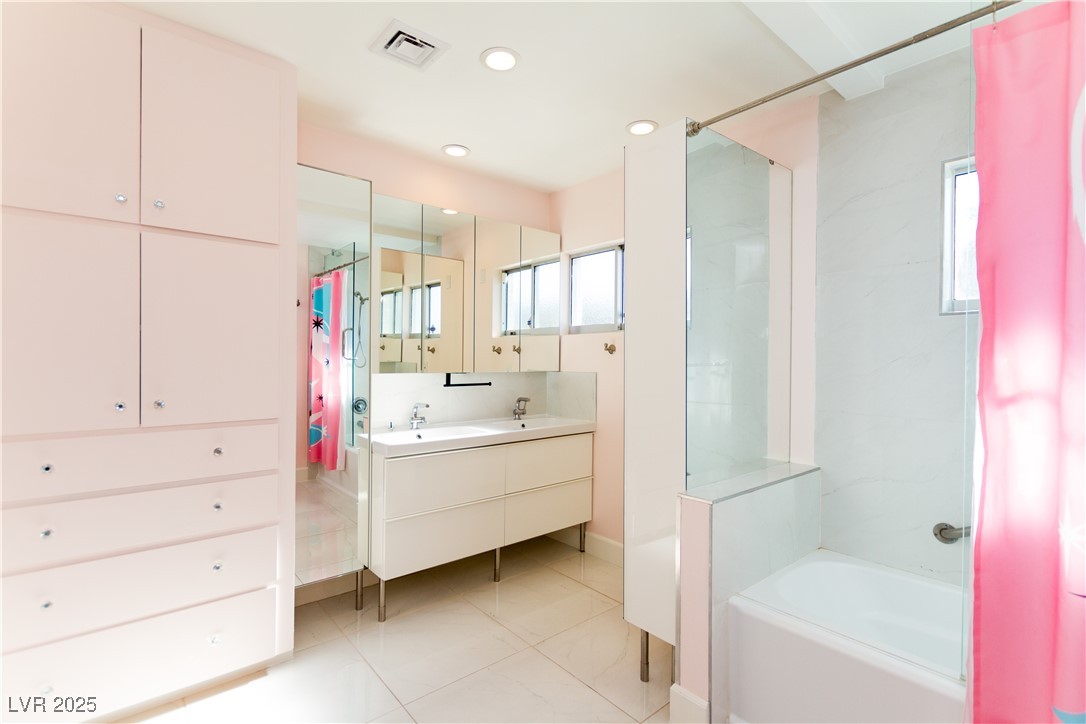1403 5th Place Property Photo 9
