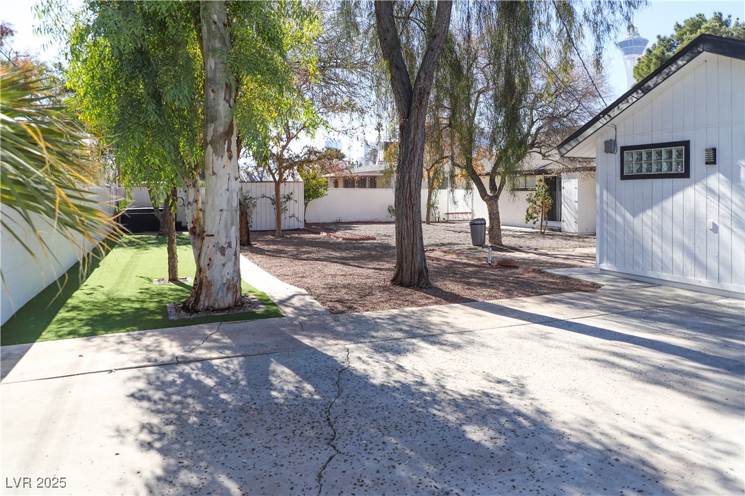 1403 5th Place Property Photo 21