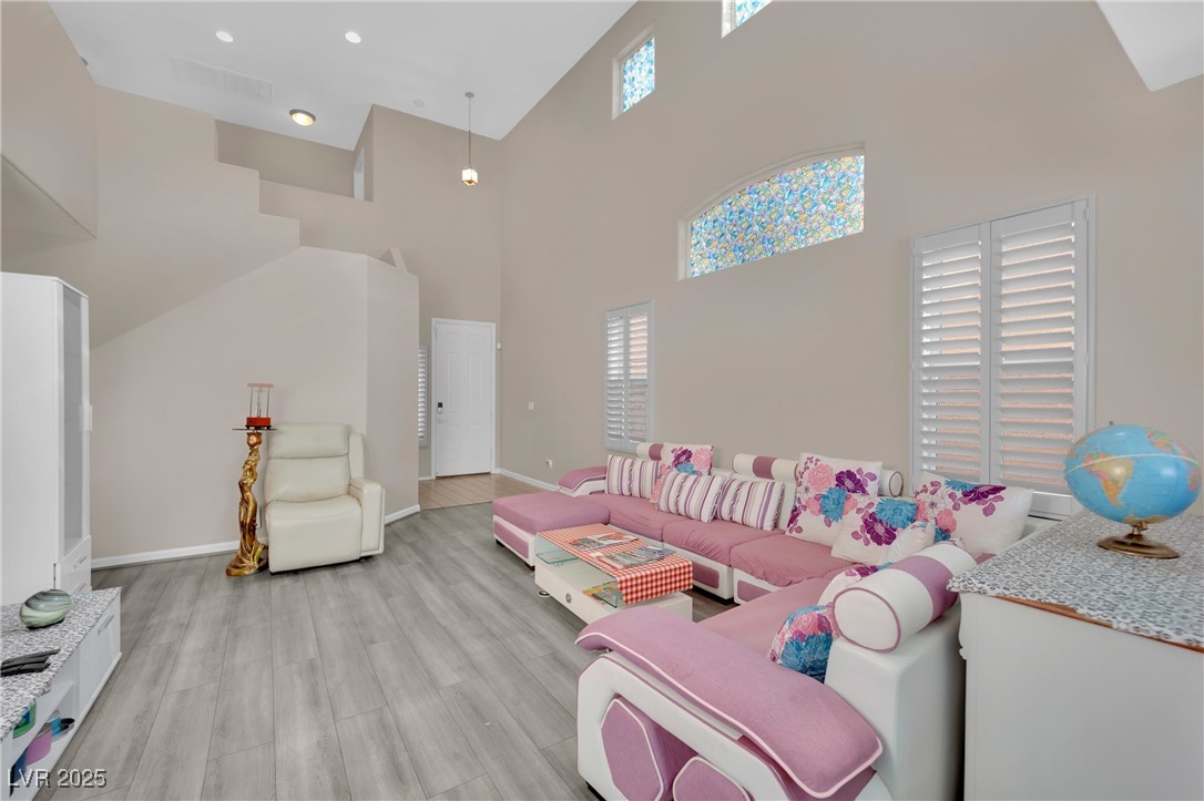 6145 Sydney Bay Court Property Photo 4