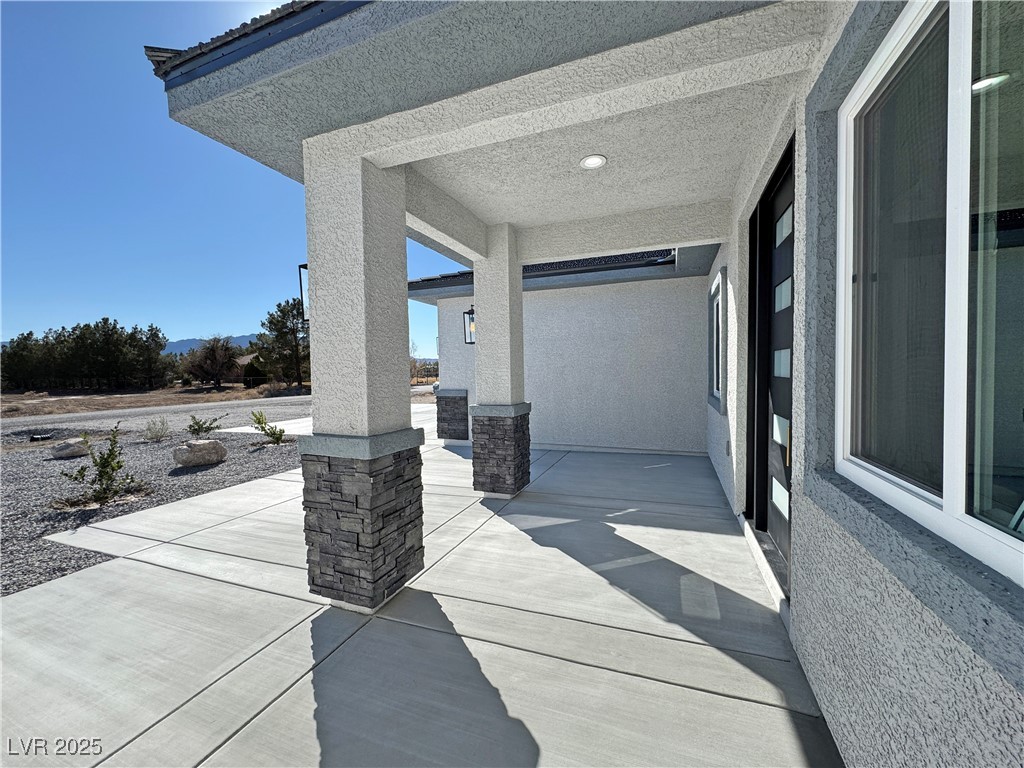 2700 West Carnation Way Property Photo 6