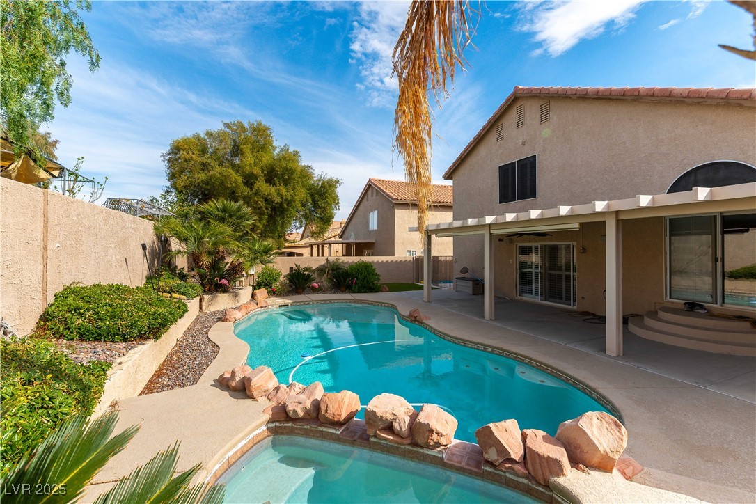 9843 Frosty Canyon Court Property Photo 3