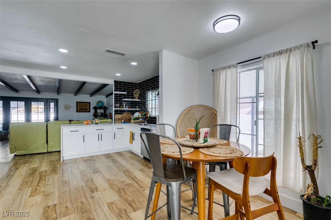 909 Hassett Avenue Property Photo 11