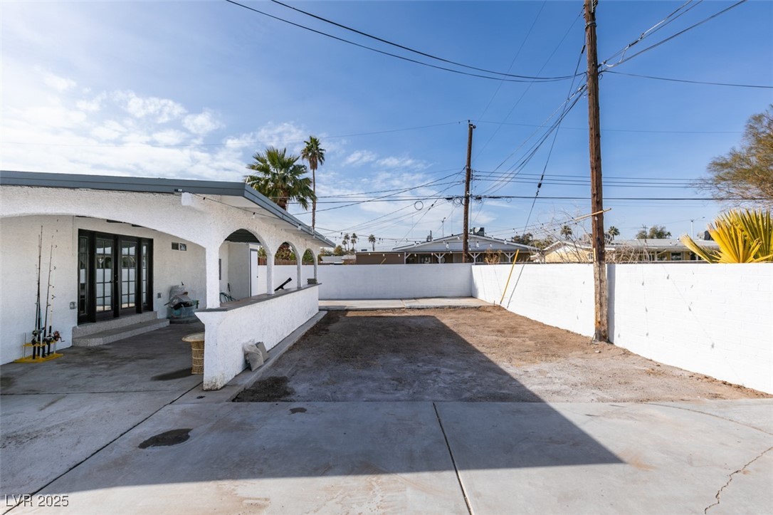 909 Hassett Avenue Property Photo 37