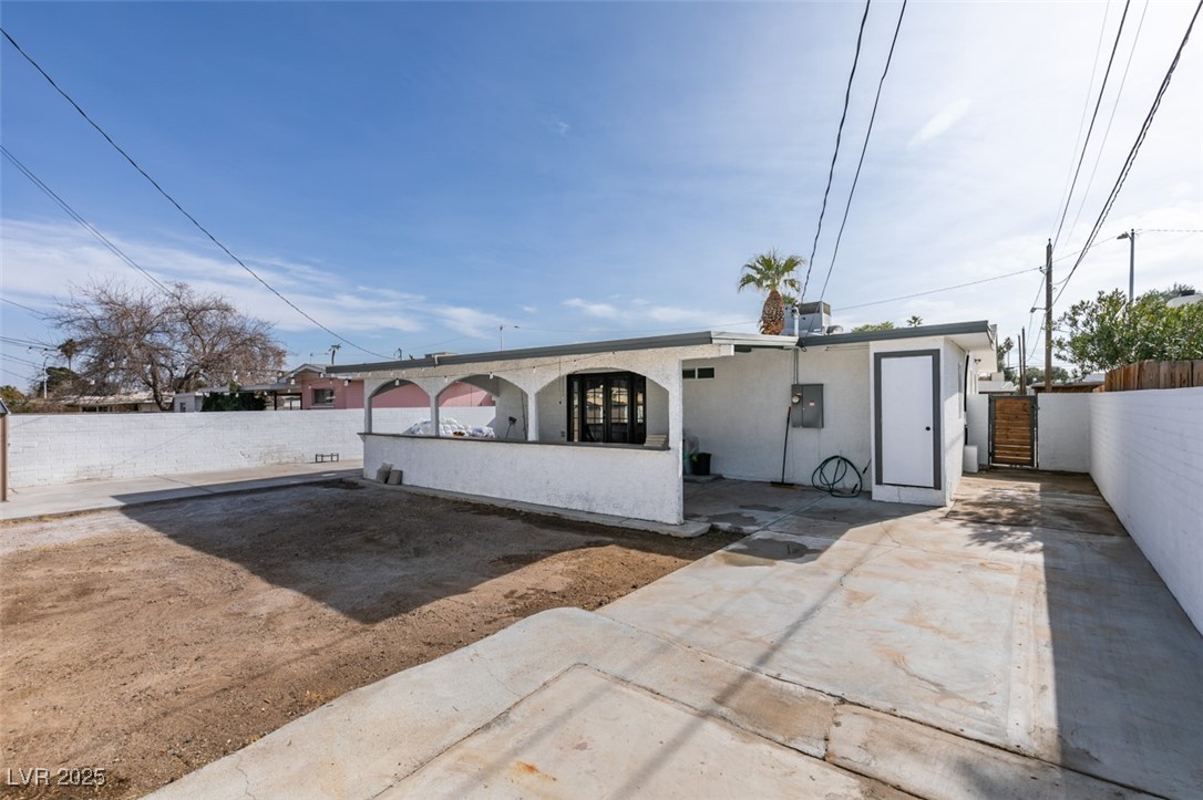 909 Hassett Avenue Property Photo 38