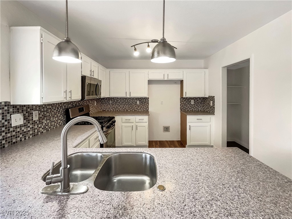 9570 Lavarun Court Property Photo 15