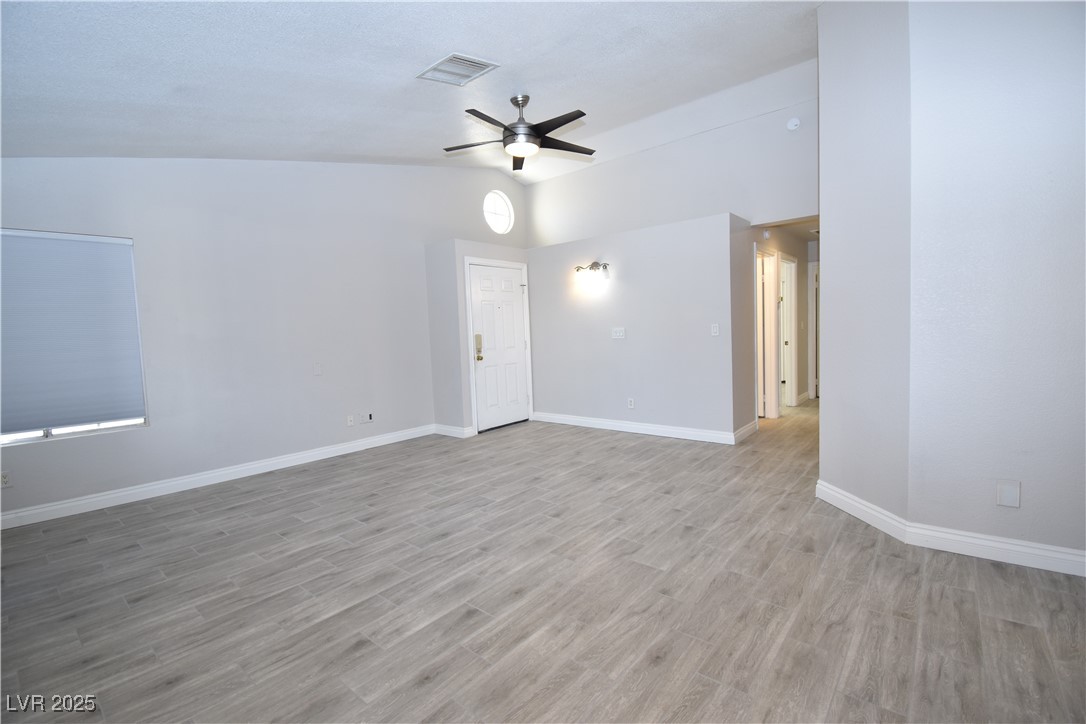 1618 Autumn Rust Drive Property Photo 4