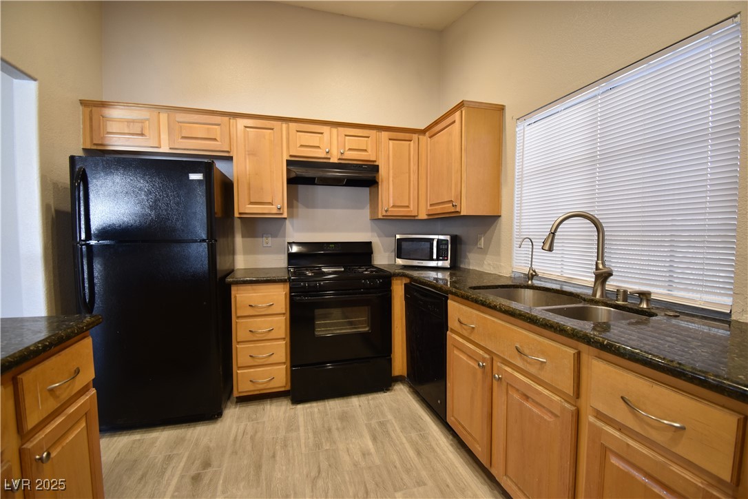 1618 Autumn Rust Drive Property Photo 9