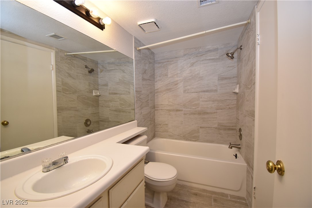 1618 Autumn Rust Drive Property Photo 13