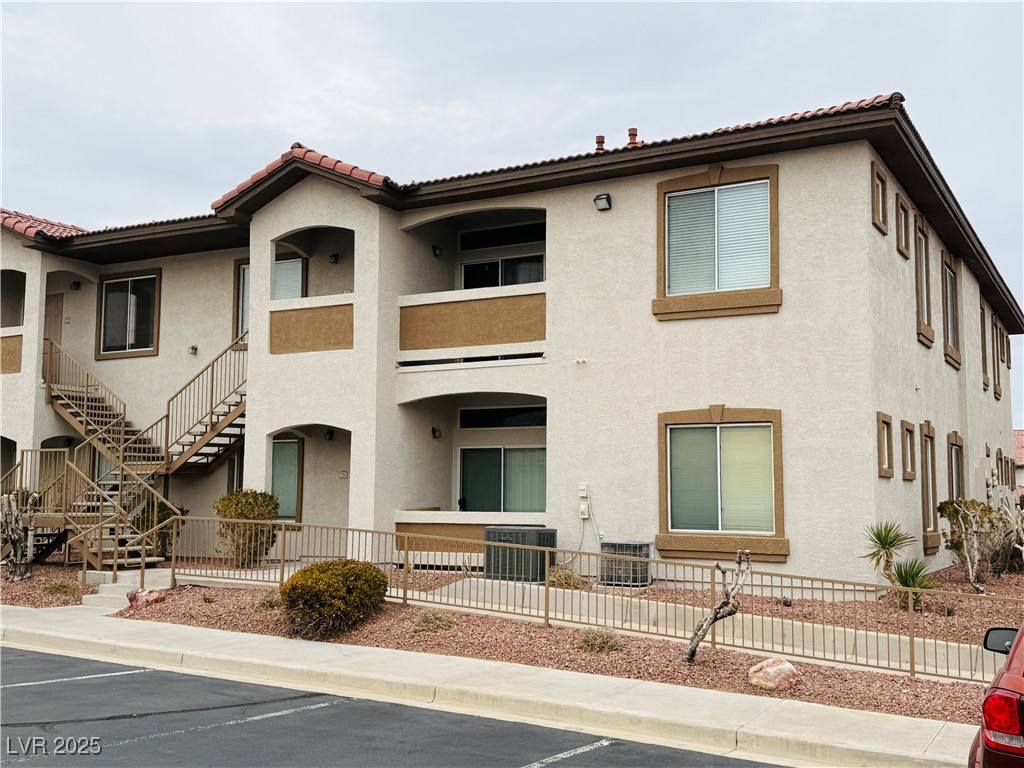 2305 West Horizon Ridge Parkway 2221 Property Photo 1
