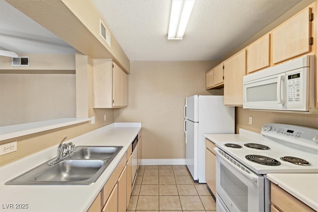 8101 West Flamingo Road 2145 Property Photo 7