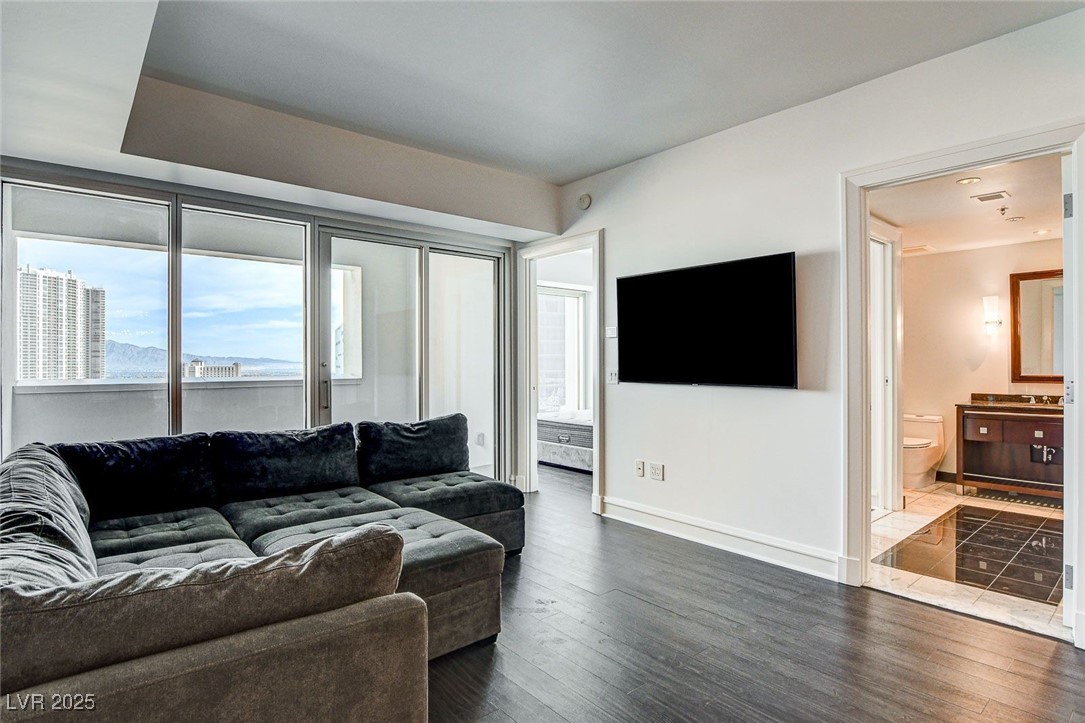 2700 South Las Vegas Boulevard 1305 Property Photo 8