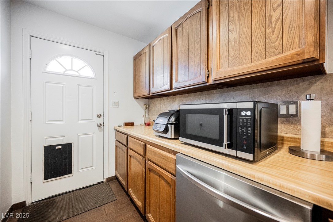 271 Greenbriar Townhouse Way Property Photo 14